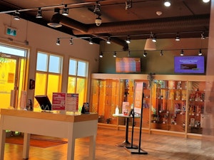 Airdrie+%E2%80%93+1st+Avenue Cannabis Store - Image 1