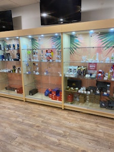 Edmonton+%E2%80%93+Kennedale Cannabis Store - Image 1